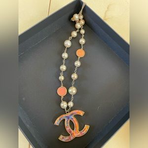 Chanel gold Supermarket Iridescent Pink CC Pearl Choker Necklace Vintage